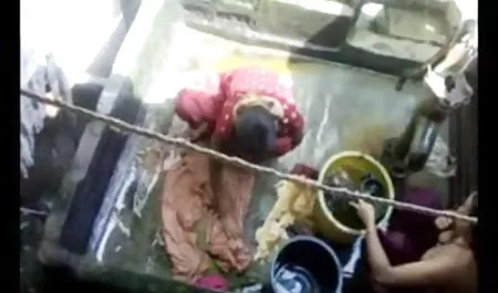 एक छोटे से कुल्ला शावर में चढ़ने के बाद, busty महिला लॉकर से एक चालाकी से छिपे हुए वफादार थरथानेवाला को बाहर निकालती है, जो अपने पति से महान रहस्य में है, एक बार से अधिक हिंदी सेक्सी फिल्म गर्ल एक अपमानजनक बिल्ली को एक हिंसक संभोग करने के लिए लाया