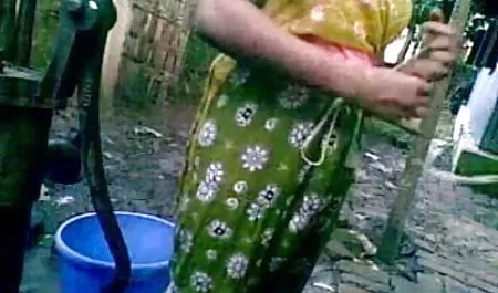 सेक्सी आदमी ने एक युवा लड़की सेक्सी मूवी मूवी हिंदी में को इंटरनेट पर उतार दिया और उसे एक होटल के कमरे में चोदता है