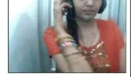एक सुंदर शरीर का पट्टा के हिंदी में सेक्सी फिल्म वीडियो में साथ युवा समलैंगिक प्रेमिका को fucks