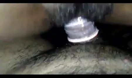 युवा लाल बालों वाली लड़की अपने आकर्षण बीपी सेक्स फिल्म दिखाती है