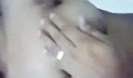 बड़े स्तन के साथ माँ छोटे लड़कों से सेक्सी फिल्म बताओ हिंदी में प्यार करती है