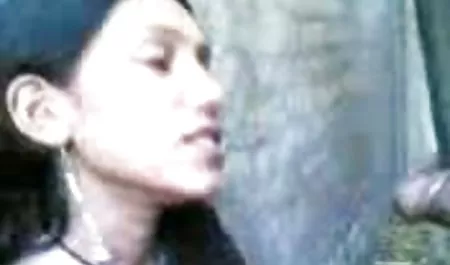 रहस्यमय आदमी ने कुशलता से कुतिया को सेक्सी फुल सेक्सी सेक्सी गर्म सेक्स पर फैला दिया