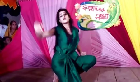 संचिका सेक्सी फिल्म हिंदी में ब्लू पिक्चर लैटिना शौचालय की दीवार से बाहर चिपके हुए एक काला डिक बेकार है
