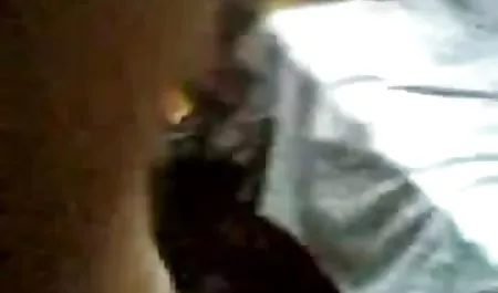 माँ सेक्सी फुल फिल्म सेक्सी अधोवस्त्र में अपने प्रेमी के साथ चुदाई