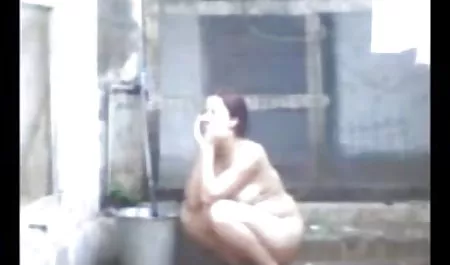 बहुत सेक्सी वाली वीडियो फिल्म गर्म पत्नी बहुत धीरे से एक blowjob देती है
