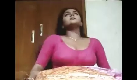 एक शॉवर के बाद, सेक्सी समलैंगिकों खुद को पूरी तरह से समलैंगिक सुख देने के लिए एक विस्तृत बिस्तर पर जाते हैं और धीरे से सेक्सी मूवी पिक्चर हिंदी अपने उत्तेजित शरीर को सहलाते हैं