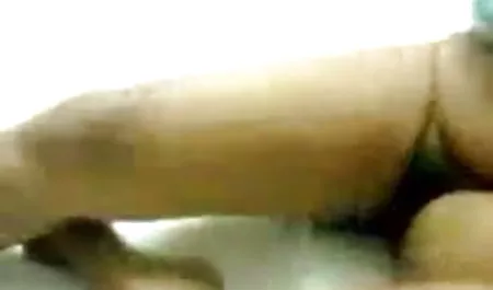 सींग का बना गोरा उसके मुँह और गधे में मुर्गा लेता फिल्म सेक्सी हिंदी पिक्चर है