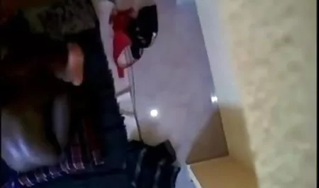 करिनोचका ने खुद को बाथरूम में एक पागल सेक्सी मूवी पिक्चर हिंदी में अंत तक पहुंचाया