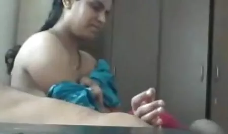 फीनिक्स अस्कानी को एक अच्छी चूत चाटना बहुत पसंद है सेक्सी सेक्सी हिंदी मूवी