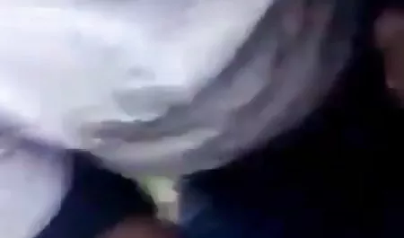 चेक पेट्रा को नए लोगों से मिलना पसंद है, खासकर जब वे सेक्सी फिल्म सेक्सी हिंदी फिल्म कठिन कमबख्त में समाप्त होते हैं। इसलिए एक बार फिर वह कुछ दोस्त से मिली, जिसने उसे कमरे में लाया और जोरदार चुदाई की