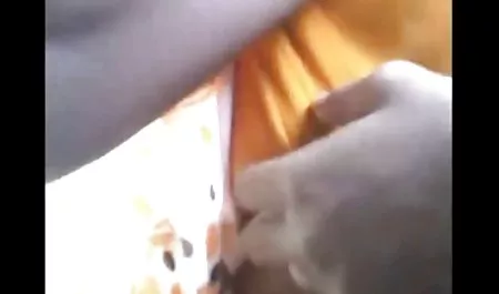 एक छात्रा परीक्षा की तैयारी कर मद्रासी में सेक्सी पिक्चर रही थी जब लुटेरों ने उसके कमरे में घुसकर उसके गोल गधे और तंग स्तन को देखा, उसके कपड़े और कपड़े फाड़ दिए
