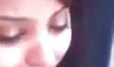 एक मोटा, काला मुर्गा एक ब्लौंडी की बात में अंग्रेजी सेक्सी हिंदी पिक्चर उड़ जाता है
