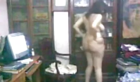 बेस्पेक्टेड ने अपनी लाल माँ फिल्म सेक्सी सेक्सी की चुदाई की