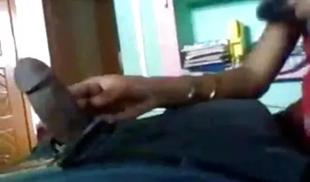 सुंदरता को बंधक बनाकर रखा जाता है और सेक्स फिल्म सेक्सी फिल्म सेक्सी फिल्म उसे विभिन्न जानवरों के साथ चुदाई के लिए मजबूर किया जाता है