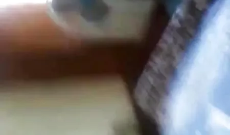 गर्लफ्रेंड सेक्स के बारे में बात करने के लिए उत्साहित हो गई, और हिंदी भोजपुरी सेक्सी फिल्म जब वे घर पहुंचे तो एक दूसरे की बालों वाली चूत को सहलाने लगे