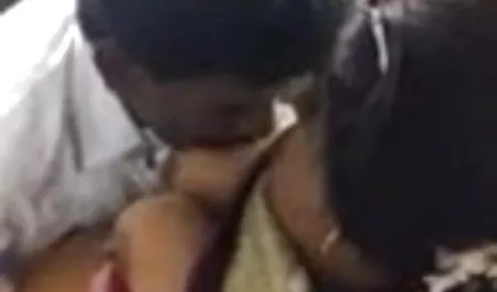 चार बॉलीवुड फिल्म सेक्सी वीडियो टहनियों ने एक डिक के साथ एक गैंगबैंग की व्यवस्था की