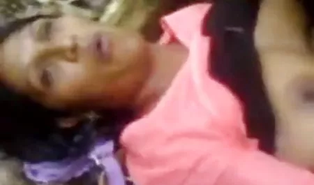 एक विशाल बीपी सेक्सी वीडियो फिल्म मुर्गा और बड़े अंडे के साथ दोस्त सभी दरारों में दो सुंदरियों को पीटते हैं