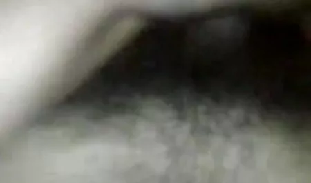 झाग भरे स्नान में, एक कुतिया उसके बड़े स्तन और मुंडा बिल्ली को इंग्लिश सेक्सी पिक्चर दिखाओ धोती है