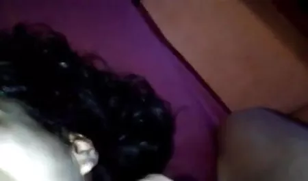 एक लंबे डिक के ब्लू सेक्सी वीडियो पिक्चर साथ आबनूस सुडौल सौंदर्य fucks