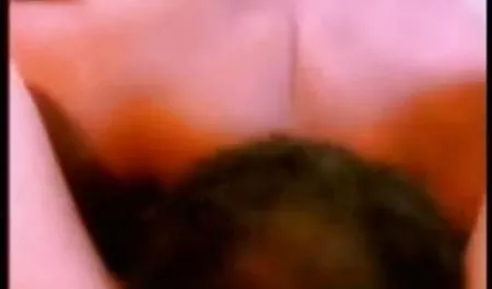 निविदा सेक्सी सुनहरे बालों वाली समलैंगिक भावुक सेक्सी फिल्म हिंदी में देखने वाली वीडियो अपने दोस्त को सहलाती है