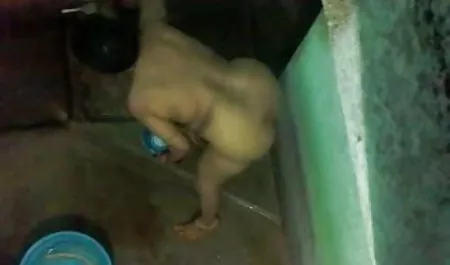 एक काले आदमी का बड़ा, गर्म उपकरण एक मिठाई छेद में प्रवेश करता है और लंबे समय सेक्सी फिल्म नई वाली तक यह हथौड़ा मारता है