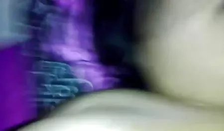 तीन युवा छात्र एक साथ इकट्ठा हुए, सभी गोरे, मुंडा pussies के साथ और चलो एक दूसरे को दुलार करते हैं, उंगलियां अंदर जाती हैं, फिर जीभ और अब वे एक दूसरे को चोदने के हिंदी पिक्चर में सेक्सी अनुभवी की तरह हैं