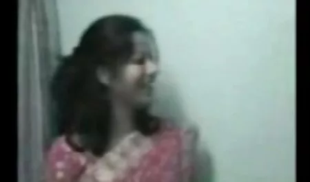 हरे रंग की विग में हिंदी में फुल सेक्सी मूवी कुतिया श्यामला की चूत चाटती है