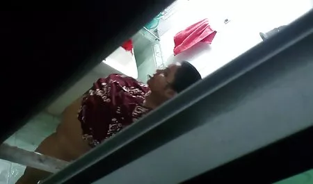 सुंदर गोरा हिंदी में सेक्सी पिक्चर हिंदी में सेक्सी पिक्चर उसकी बिल्ली हस्तमैथुन और dildo के साथ खेलता है