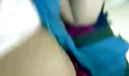 स्ट्रिपर ने दर्शक के सामने आत्मसमर्पण कर न्यू हिंदी सेक्सी मूवी दिया