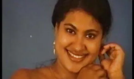 किशोर दाई ऑड्रे रॉयल एक परिपक्व सेक्सी मेजबान द्वारा गड़बड़ हो जाता है हिंदी सेक्सी फिल्म दिखाना