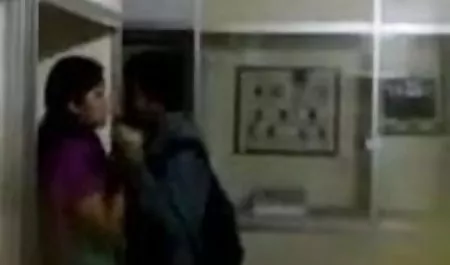 युवा जापानी लड़की सेक्सी फिल्म का वीडियो चाहिए बेकार है और उसके मुंह में एक सदस्य से cums