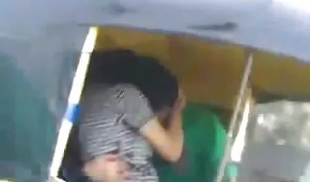 भावुक सौंदर्य एक काले आदमी का एक बड़ा, काला डिक चूसता है फुल मूवी वीडियो में सेक्सी और उस पर सवारी करता है