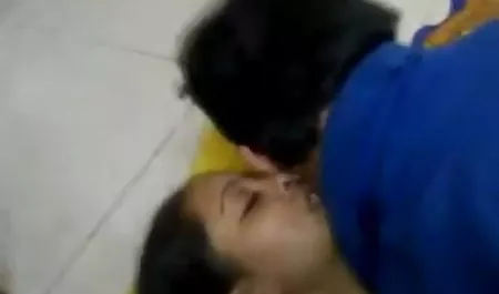 दोस्त मैडम एलेक्सिस ग्रेस के हाथों में सेक्सी बीएफ फिल्म हिंदी में गिर गया