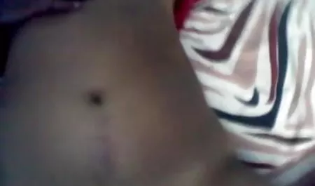संचिका अगस्त एम्स एक विशाल मुर्गा के ऊपर कूदता है और एक फुल मूवी वीडियो में सेक्सी संभोग सुख प्राप्त करता है