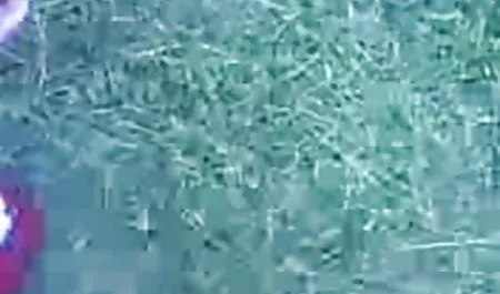 गंजा दोस्त हिंदी में सेक्सी मूवी फिल्म युवा लड़की के शरीर का आनंद लेता है