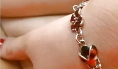युवा जापानी आदमी अपनी माँ की कॉस्मेटिक टेबल पर एक सुंदर आदमी बैठा है और एक उत्साहित आदमी से उसके सेक्सी फुल फिल्म जांघिया खींचता है, उसे एक तंग और अभी तक अविकसित गुदा छेद में उसकी स्टीम डिक के साथ भूनता है