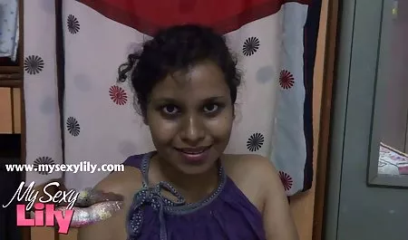 गर्म गोरा बगीचे में हस्तमैथुन सेक्सी मूवी इंडियन मूवी करता है। भाग 1