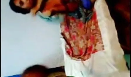 बस्टी एशियन महिला को प्रशिक्षण के लिए देर हो चुकी थी, क्योंकि कोच कोई भी सेक्सी फिल्म दिखाओ ने उसे सिम्युलेटर से जोड़ा और उसके सभी छेदों में कड़ी मेहनत की, कड़ी मेहनत की, मैं सहमत हूं, लेकिन सबक जीवन के लिए है