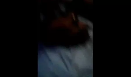 फ्लोरेंस एक धारा पर सेक्स फिल्म बताइए वीडियो उसके स्तन को चाटती है