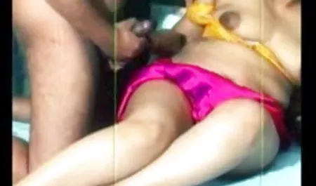 युवा pissing समलैंगिकों मीठा फुल मूवी वीडियो में सेक्सी बिल्ली चाटना और मूत्र पीते हैं