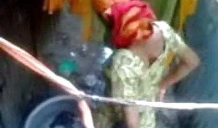 दो भंवर शर्मीले नहीं सेक्सी ब्लू पिक्चर वीडियो हैं आगंतुक सड़क के किनारे कैफे में अपनी गीली बिल्ली दिखाते हैं