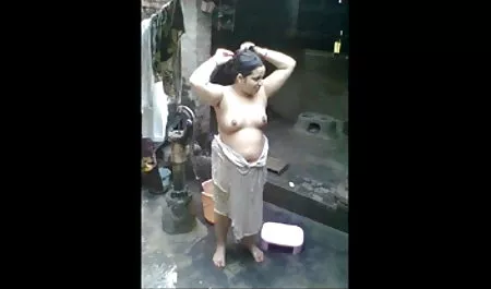 सुंदर स्लिम सेक्सी मूवी पिक्चर हिंदी गोरा कैमरे के सामने खड़ा है और एक आदमी द्वारा गड़बड़ हो जाता है