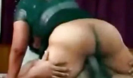 सुंदर कुतिया के साथ पागल गैंगबैंग सेक्सी सेक्सी सेक्सी पिक्चर