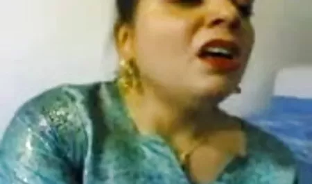 मेरी बालों वाली चूत को कौन तोड़ना चाहता है, मैं झड़ रही हूँ मद्रासी बीएफ सेक्सी मूवी
