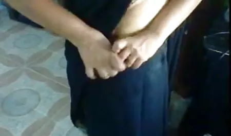 सेक्स करने के बाद हिंदी में सेक्सी बीएफ फिल्म बोक्स मुर्गा चूसते हैं और शुक्राणु निगलते हैं