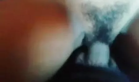 पफ होंठों से फिलीपिना उसके डिक को हिंदी फिल्म अरे सेक्सी छूते हुए