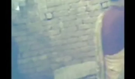गृहिणी पति के साथ हिंदी सेक्सी वीडियो फुल मूवी काम करने से नहीं चूकती
