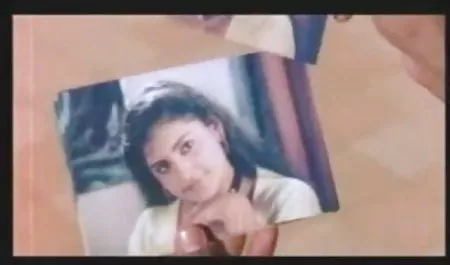 अपने यौन-व्यस्त प्रेमी की अजीब इच्छा को पूरा करते हुए, एक प्यारा गोरा एक तंग शौचालय बूथ में उसके साथ रहता है, जहां बर्फ-सफेद शौचालय पर बैठा है, मज़बूती से पूरे उत्साहित सदस्य में एक दोस्त को बेकार करता है हिंदी सेक्सी फिल्म हिंदी सेक्सी पिक्चर