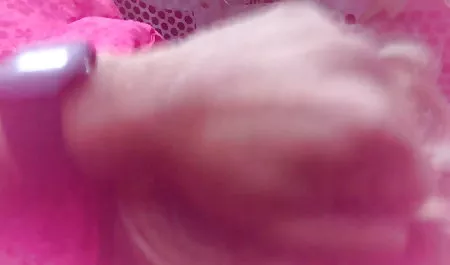 वह क्यूट लड़की बहुत देर तक उसके मुँह में पड़ी रही, जब तक कि वह पूरी तरह से नहीं गिर गई, और फिर वे उसे पीछे से चोदने लगे, ताकि वह जोर से सेक्सी फिल्म करने वाली सेक्सी चिल्लाए