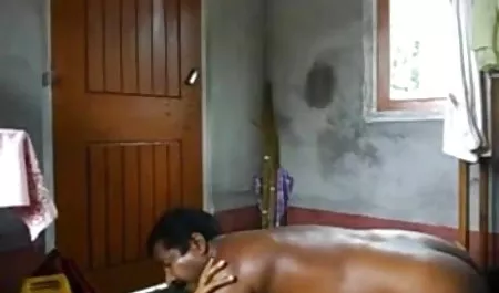 जिम में एक हॉलीवुड हिंदी सेक्स फिल्म ट्रेनर के साथ चुदाई